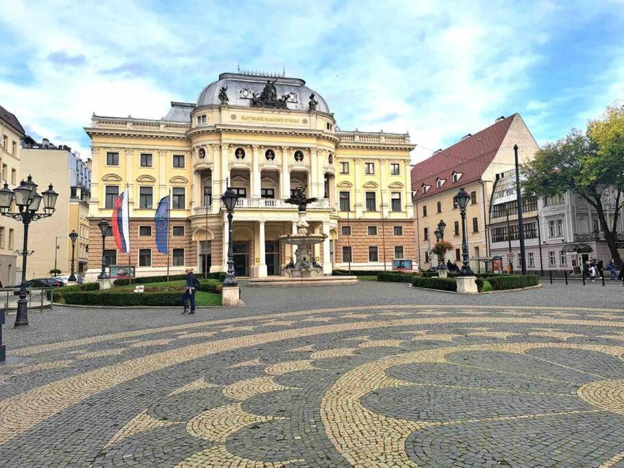 New Studio In Quiet Part Of The City Center Bratislava Exterior photo
